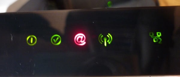 Почему на роутере Ростелеком горит красная лампочка: причины и что делать? Почему на роутере Ростелеком горит красная лампочка: причины и что делать?